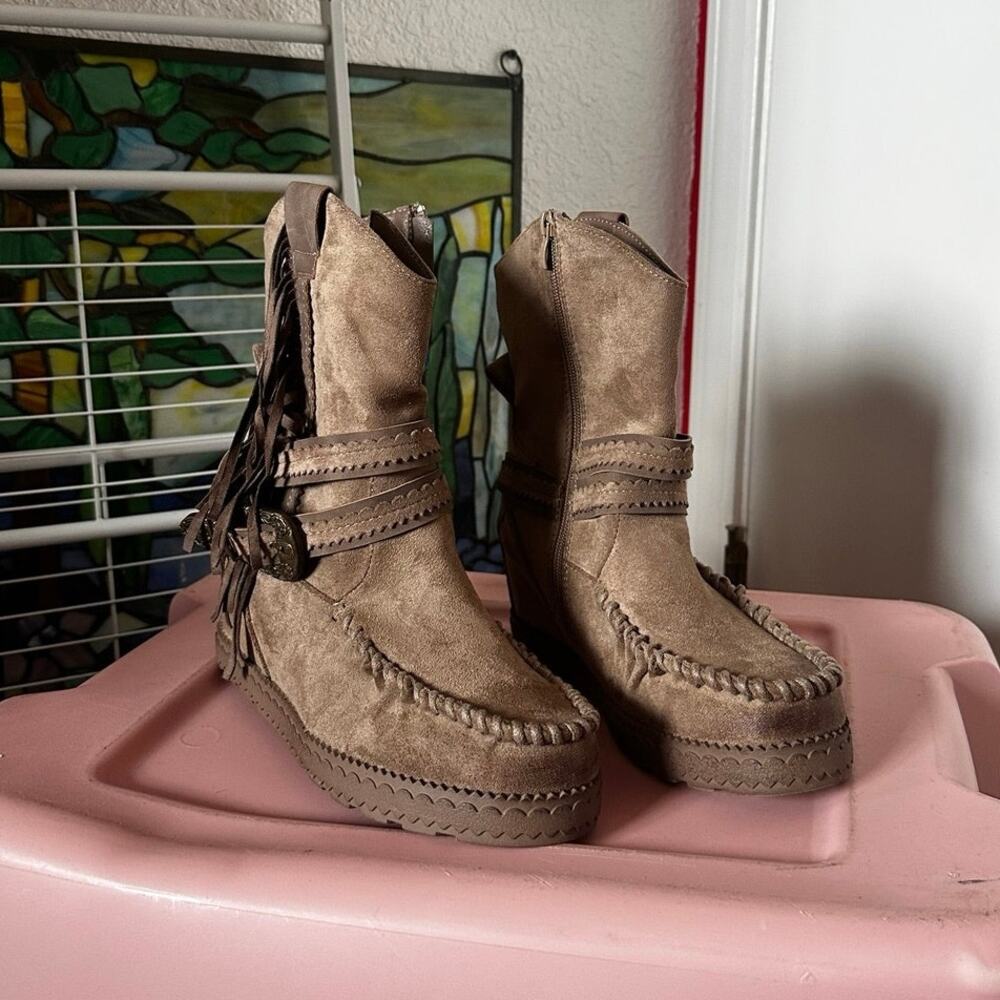 very g tassle brown suede boots vintage y2k